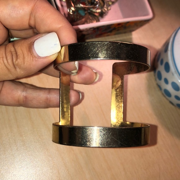 H&M Gold Open Cuff Bracelet - Picture 4 of 7